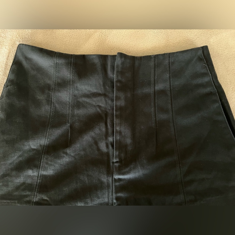 Silence + Noise High Waist Black Shorts - Picture 2 of 6